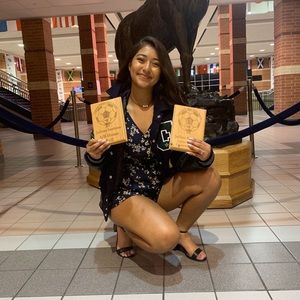 Meet your Posher, Julissa